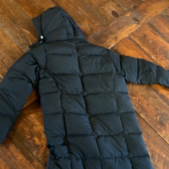 L.L. Bean Small Black Hooded Puffer Jacket - Picture 11 of 11